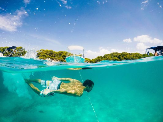 menorca boy underwater