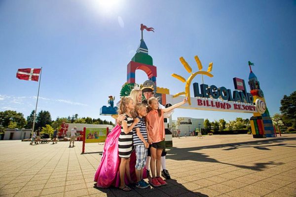 LEGOLAND Wilderness Barrels & Cabins