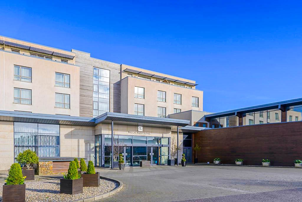 The Manor West Hotel & Leisure Club