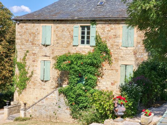 France Aveyron Rodez Domaine du Mioula unsplash