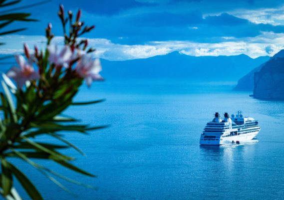 Italy Naples Sorrento cruise unsplash