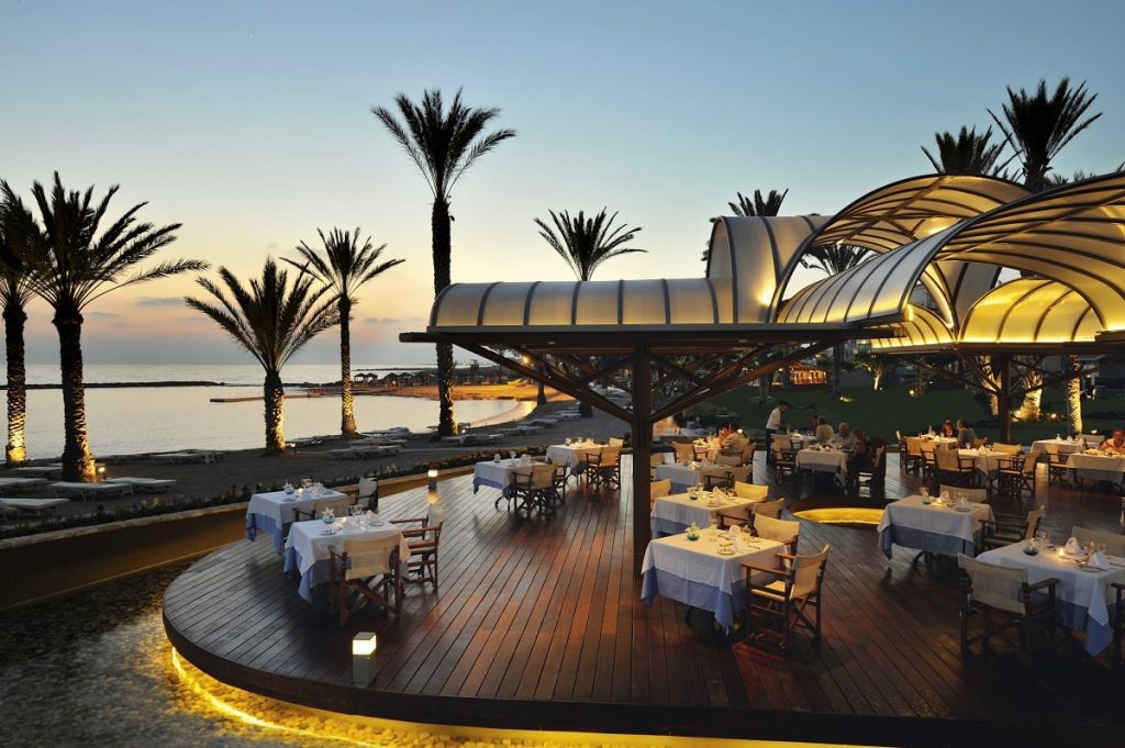 Constantinou Bros Pioneer Beach Hotel
