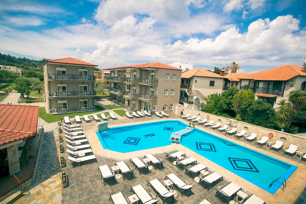 Royal Hotel & Suites